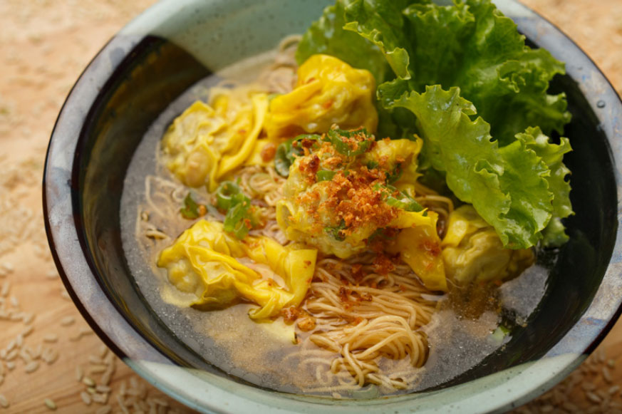 Wonton noodle: pork and shrimp wontons with small egg noodle